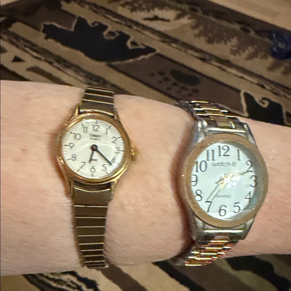 Bundle of 2 Timex & Watch-it Vintage Gold‎ and Silver Analog Wrist Watches